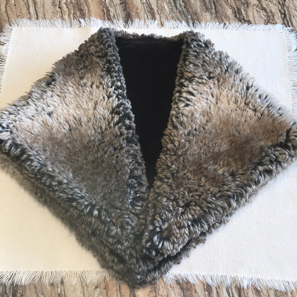 Fabulous Furs by Donna Salyers Faux Fur Shawl Collar Wrap Stole EUC